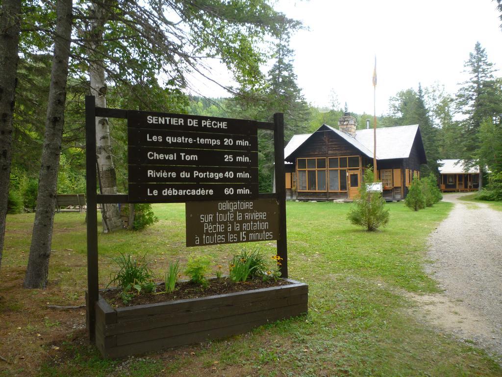 Villa Riviere Petit Saguenay Exterior foto