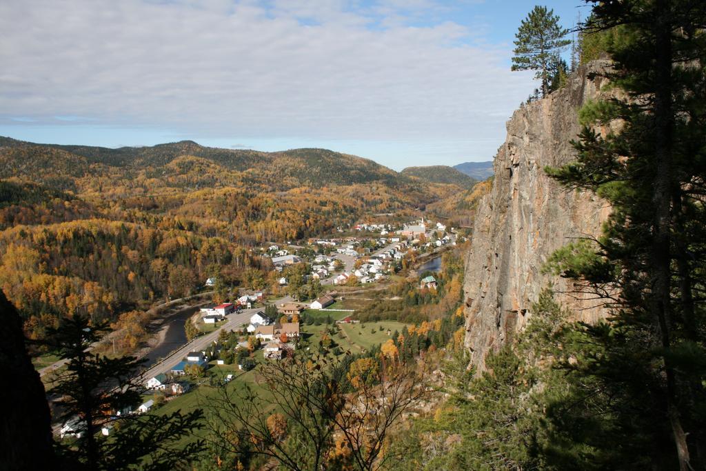 Villa Riviere Petit Saguenay Exterior foto